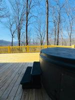 Highland Mountain Retreat - B&B Waynesville