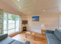 Dovestone Luxury Lodges sleeps 6 - pet free - B&B Oldham