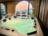 Palazzo Luxury Villa 950m2, 7 bedrooms, Pickleball court, swimming pool - Chambres d’hôtes Hạ Long