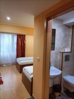 Deluxe Room (2 Adults + 1 Child)