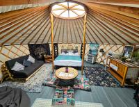 Rainbow's End Yurts - B&B