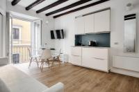 Just Urban Stays - Cozy 1-BR Apartment in Center - Steps M2 and M4 Metro - B&B Milan