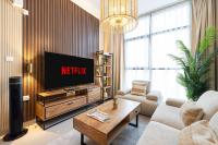 1BR The Monarch Suite by Blue Cloud Holidays - B&B Sharja