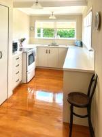 Graceful Character Cottage In The Leafy Avenues - B&B Tauranga