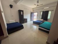 6-Bed Mixed Dormitory Room