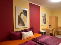 Camera Matrimoniale/Doppia con Letti Singoli con Bagno in Comune