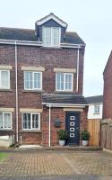 3-Bedroom Family Holiday Home - Bed and Breakfast