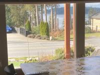Beaches Downtown Suite In Sechelt - Bed and Breakfast Sechelt