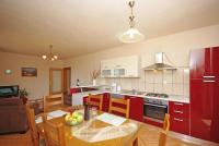 Orange House three bedroom apartment with sea view - Chambres d’hôtes Podstrana