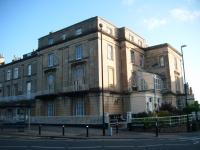 2-bed apartment in Central Clifton, GREAT LOCATION - Period Features, High Ceilings, Balcony x2, Office, Stylish, Modern - Bed and Breakfast Bristol