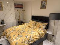 Luxury Studio in Victoria, 7 minutes walk to Victoria Station, Room 1 - Chambres d'hôtes Londres