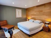 Chambre Lit King-Size - Vue sur Piscine