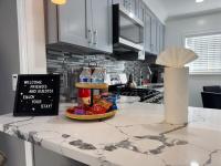 ModernHideaway-Sofi,Forum,Intuit - B&B