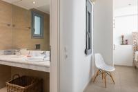 Villa Rocabella with heated pool & jacuzzi in Lindos - B&B Vlicha