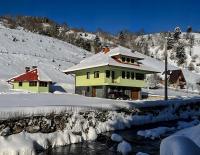 Bjelasnica Alpine Retreat - Cozy Mountain House near Sarajevo - Bed and Breakfast