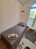 Zweibettzimmer mit Balkon