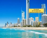 Surfers Beachfront Family Retreat - B&B