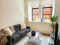 Modern Leeds Central Stay -2 min walk from station - B&B