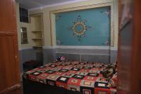 Habitación con cama grande