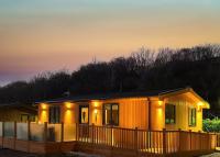 Dovestone Luxury Lodges sleeps 4 - pets welcome - B&B Oldham