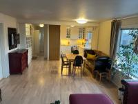 Cozy home with a fireplace, well connected to bus, quiet and view over the fjord - B&B Trondheim