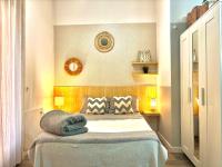 Deluxe One-Bedroom Apartment
