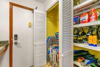 Kuhio Shores 319: Oceanfront in Poipu with A/C! - Chambres d’hôtes Koloa