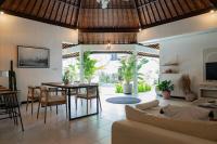 Chic Tropical Villa 2 bedroom di Canggu - B&B Canggu
