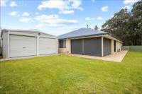 Spacious 4 Bedroom Family Home with FREE Onsite Electric Vehicle Powering Station in the garage, located in the Southwest WA Near all of the local Attractions - B&B Vasse