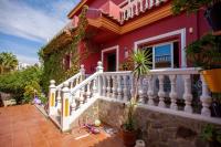 Majestic Villa by the Beach Heated Private Pool & Jacuzzi - Chambres d’hôtes Benalmádena