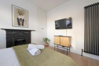 Cosy 4 bed with free parking, Chatham Town Centre - Chambres d’hôtes Chatham