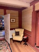 Naturnära boende med 6 sovplatser och 120 m2 på Ängaröds Gård - Chambres d'hôtes Ljungbyhed