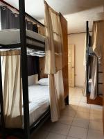 Dormitorio Misto con 8 Letti