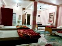 10-Bed Mixed Dormitory Room
