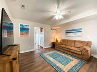 Two Bedroom Lake View Condo 918 4, beautiful views - B&B Garden City