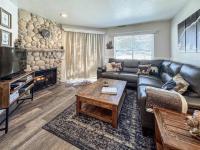 Inn Building Condo 112, updated beautiful condo - B&B Garden City