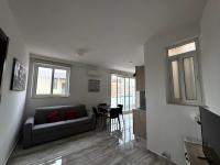 Steps from Three Cities 2BR Apt - B&B Il-Wileġ