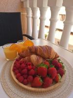Costa de Verano Apartment with swimming pool in the center of Torrevieja - Chambres d'hôtes Torrevieja