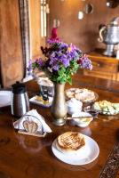 OMAR KHAYYAM HOUSEBOAT RETREAT and FAVELA HEADROOMS - Bed and Breakfast