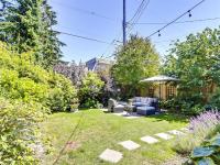 Private Suite With Spacious Yard - B&B
