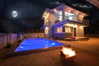 ll EMPYREAN STAY ll LEONCINO VILLA ll LARGEST POOL ll AC II OPEN SPACE II MOUNT VIEW II - Chambres d’hôtes