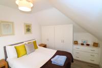 Egham Modern Two Bedroom Apartment - Ferienwohnung