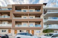 Four-Bedroom Apartment with Balcony