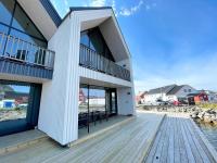 Attraktiv leilighet på kaikanten i Henningsvær - B&B