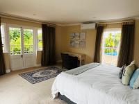 Camera King con Vista Piscina 