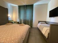CITY CENTER - Modern flat with FREE PARKING and WIFI - Apt B - B&B