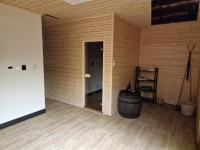 Deluxe Studio