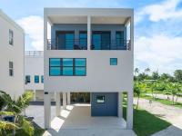 Brand New Oceanside Paradise Waterfront with Pool and Hot Tub - Chambres d'hôtes Key Largo