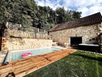 La Grange aux Souvenirs - Piscine chauffée ,Jacuzzi et Terrain de pétanque - B&B Grèzes