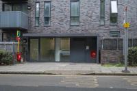 Modern 3-Bedroom, 1-Bathroom Apartment in East London - B&B